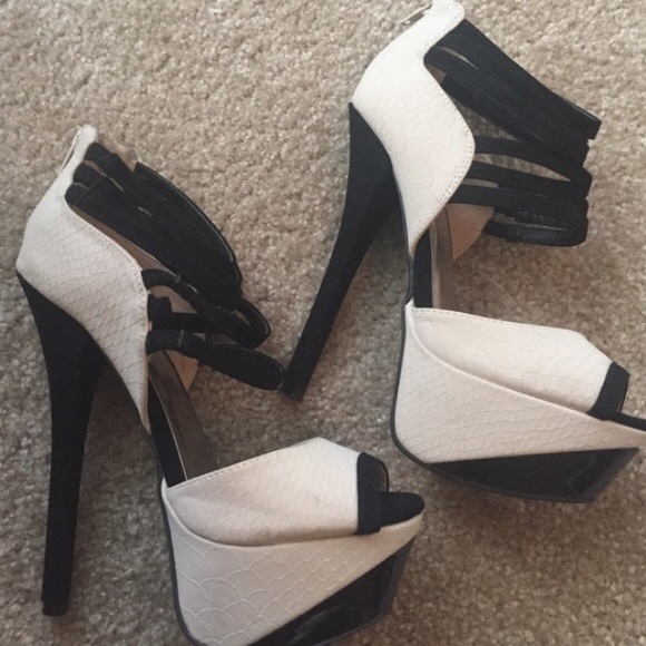 Heels - Picture 1 of 3